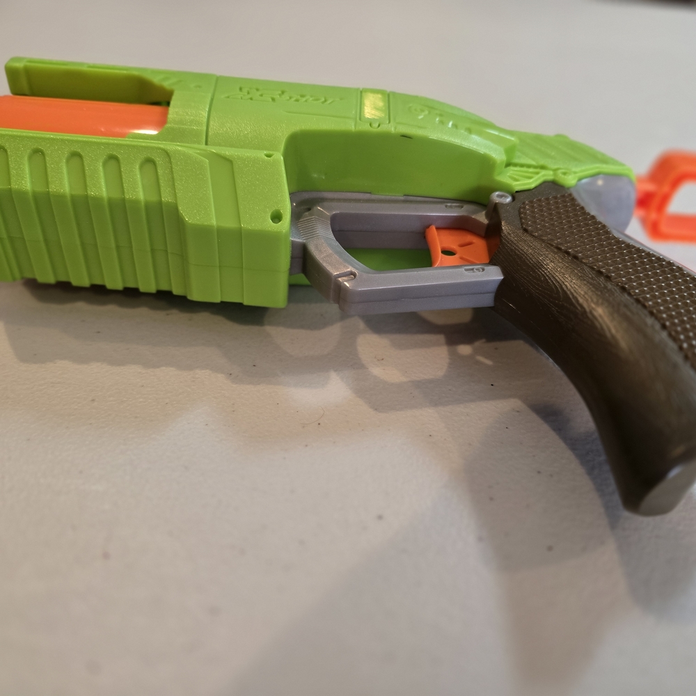 Nerf Gun 9 Inch Excellent Condition - Picture 5 of 5